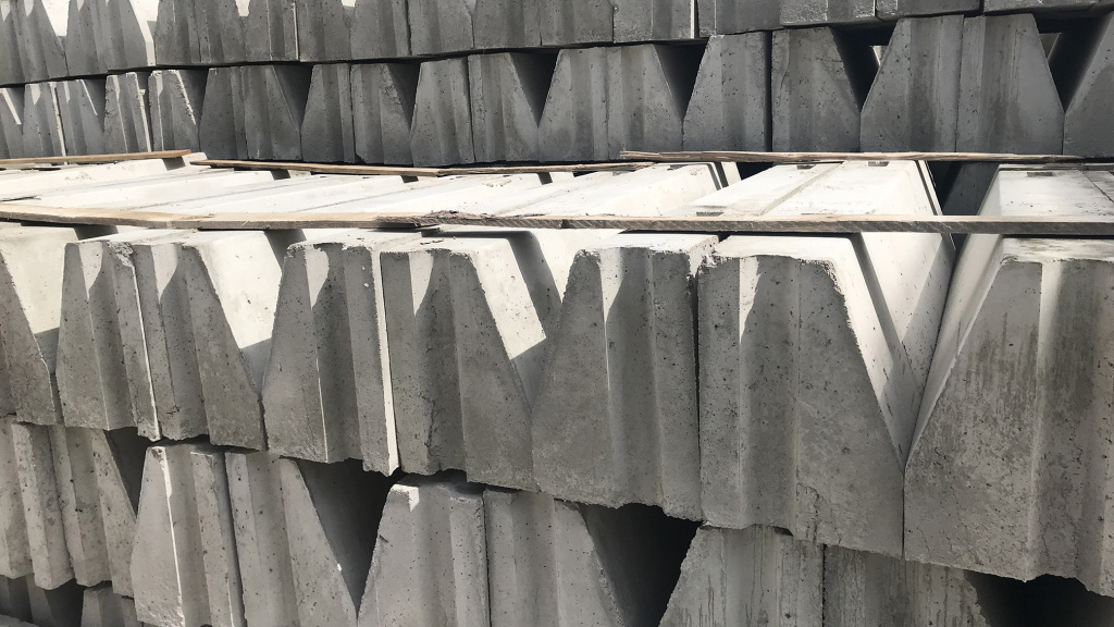 Фундамент забора из блоков ФБС